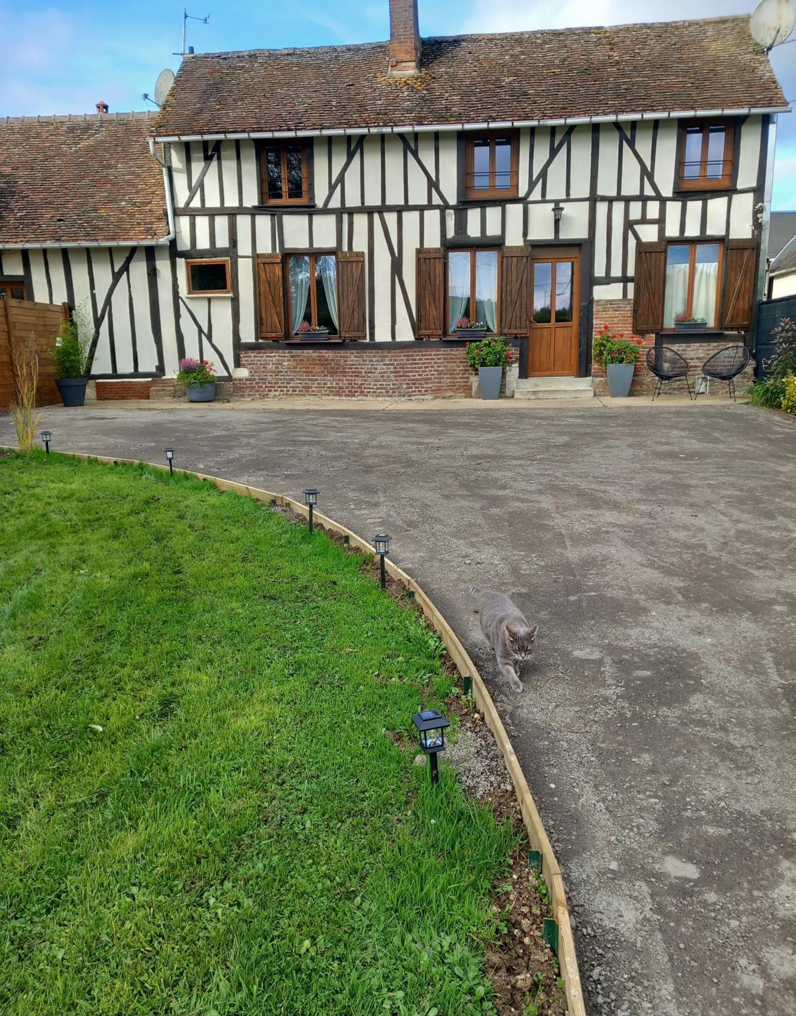 La Ferme Des Aristochats Blicourt Exteriör bild